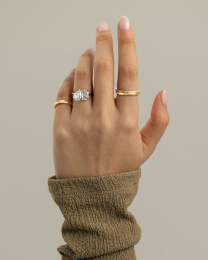 Julie - Toi et Moi Pear and radiant