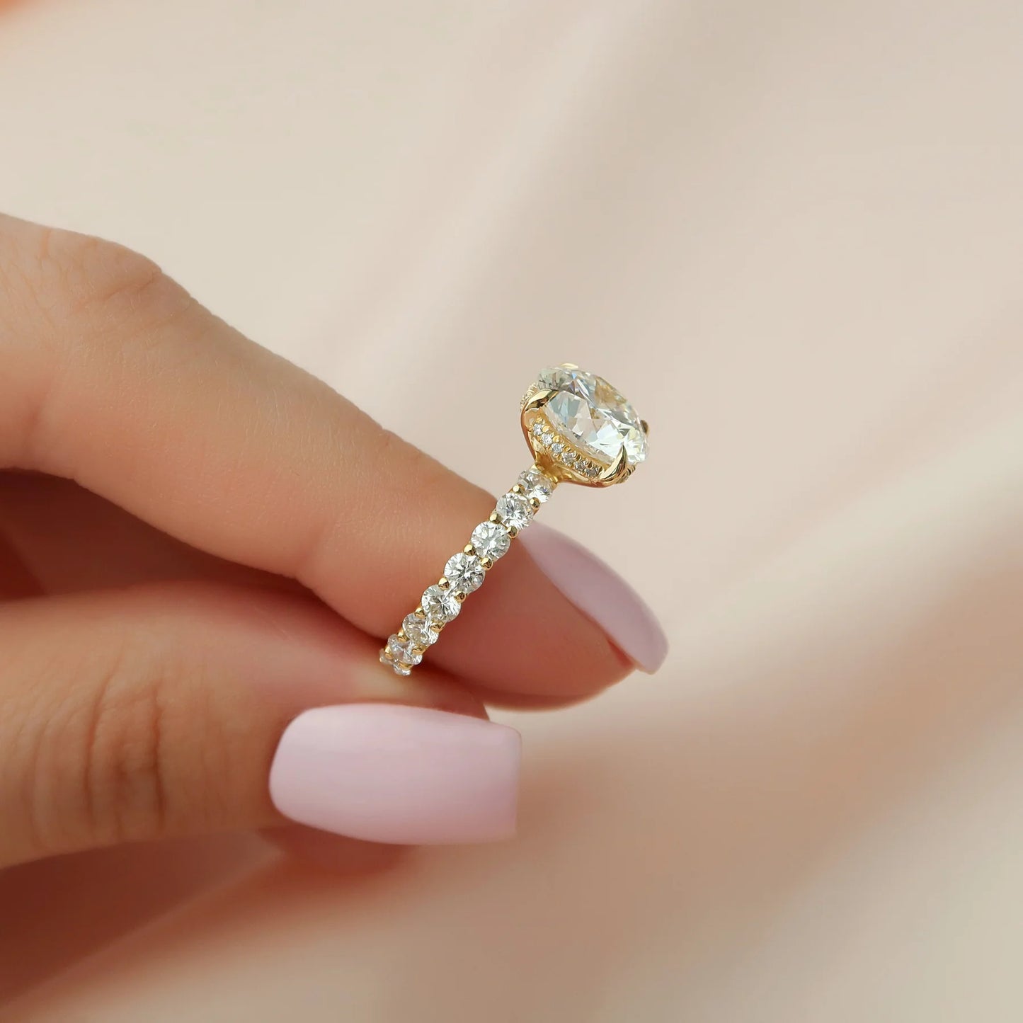 JITTI - Round Side Stone