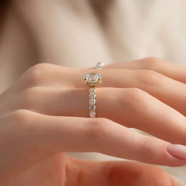 JITTI - Round Side Stone