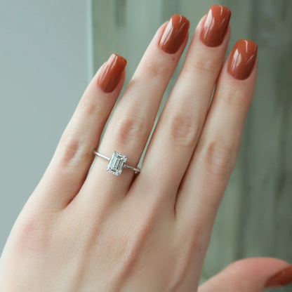 The Lalo - Emerald Solitaire