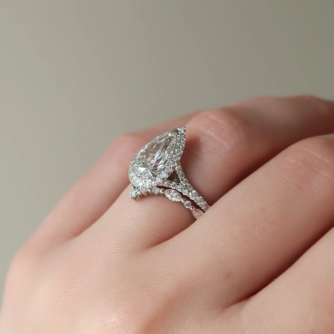 Angel - Pear Pave halo